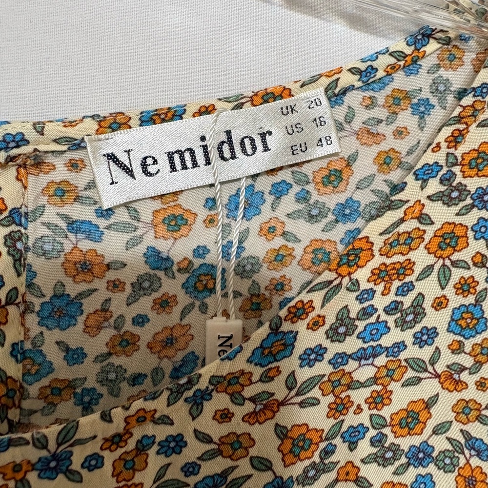 Prairie Dress in a medium ditsy floral print, cap sleeve and tiered midi. - Picture 4 of 11